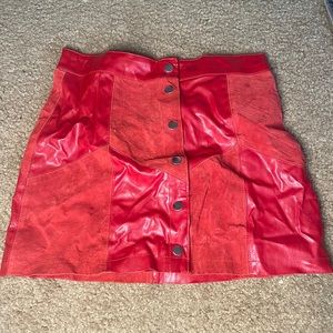 leather buttoned skirt